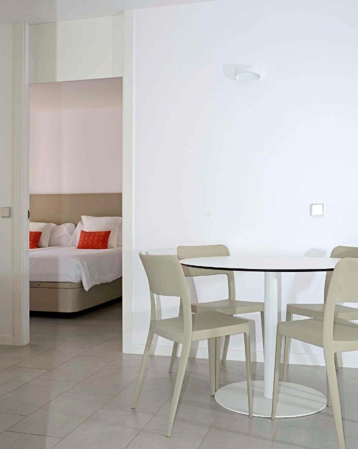 Apartaments B-Llobet Sun & Confort อิบิซาทาวน์ ภายนอก รูปภาพ