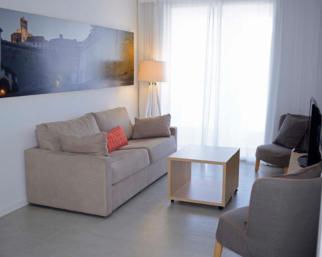 Apartaments B-Llobet Sun & Confort อิบิซาทาวน์ ภายนอก รูปภาพ