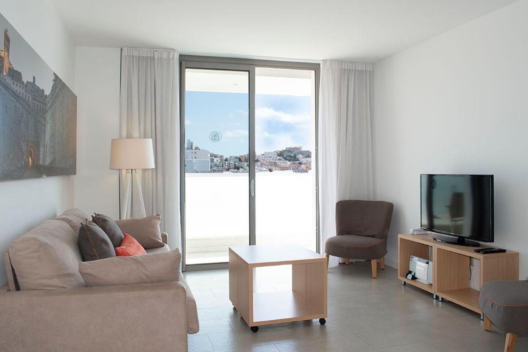 Apartaments B-Llobet Sun & Confort อิบิซาทาวน์ ภายนอก รูปภาพ