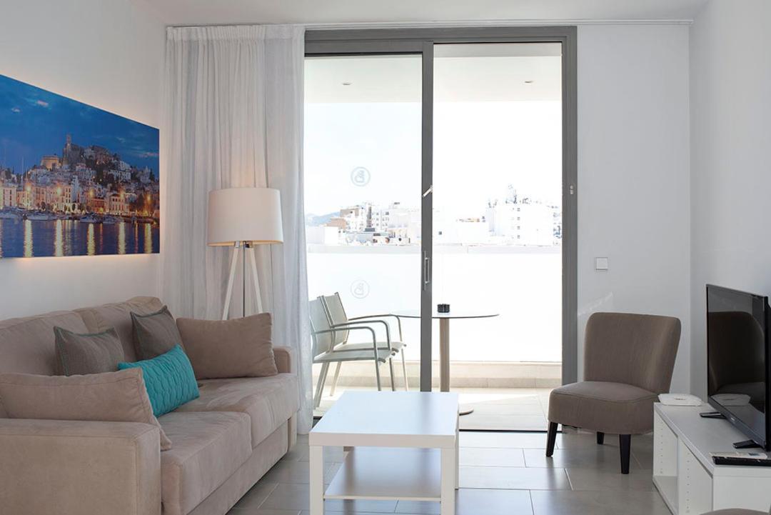 Apartaments B-Llobet Sun & Confort อิบิซาทาวน์ ภายนอก รูปภาพ