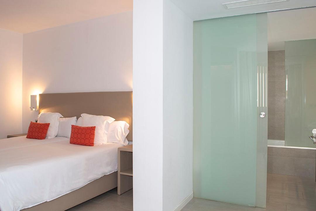 Apartaments B-Llobet Sun & Confort อิบิซาทาวน์ ห้อง รูปภาพ